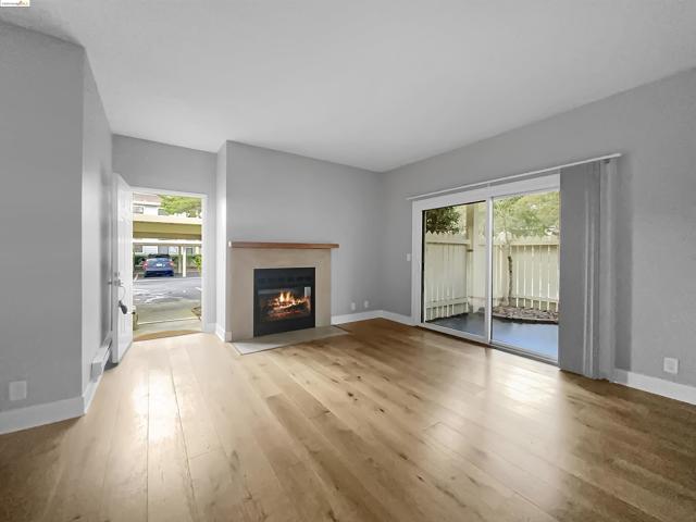 33 Shoreline Ct, Richmond, California 94804, 2 Bedrooms Bedrooms, ,1 BathroomBathrooms,Condominium,For Sale,Shoreline Ct,41055171