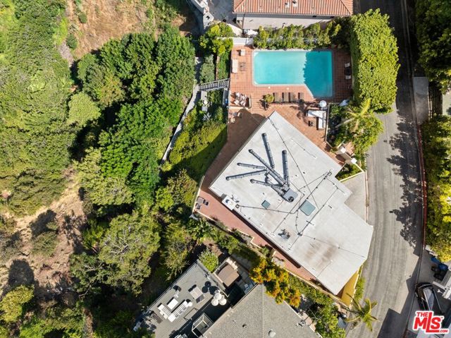 1244 Stradella Road, Los Angeles CA: https://media.crmls.org/mediaz/efc47518-323c-4702-9e2e-8d3ed9ea3695.jpg