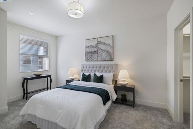 Image 23 of 39 For 9572 Seawind Way