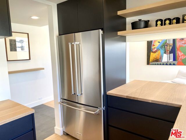 2237 S Bentley Avenue, Los Angeles CA: https://media.crmls.org/mediaz/efc47cff-35c9-42aa-8f90-38c4d88cefb2.jpg