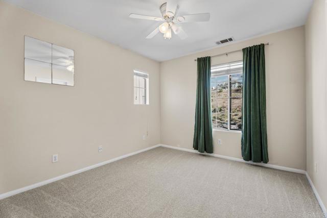 Detail Gallery Image 30 of 44 For 1959 Oxford Ct, Vista,  CA 92081 - 3 Beds | 2/1 Baths