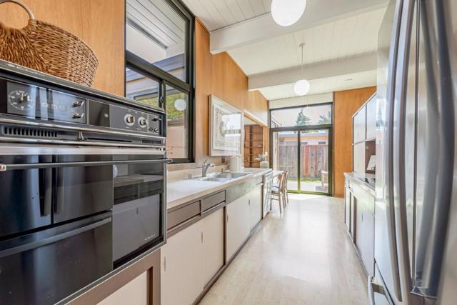 2104 Lexington Avenue, San Mateo CA: https://media.crmls.org/mediaz/efc5b319-57dc-4871-b41f-957b6abaa379.jpg