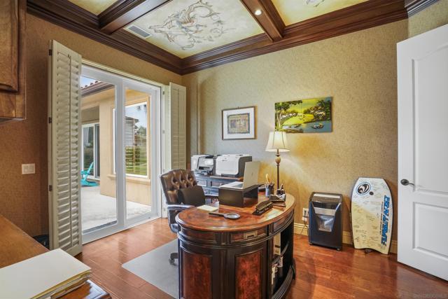10636 Birch Bluff Ave, San Diego CA: https://media.crmls.org/mediaz/efc61191-5b19-45e2-aef0-cf9f2f515c90.jpg