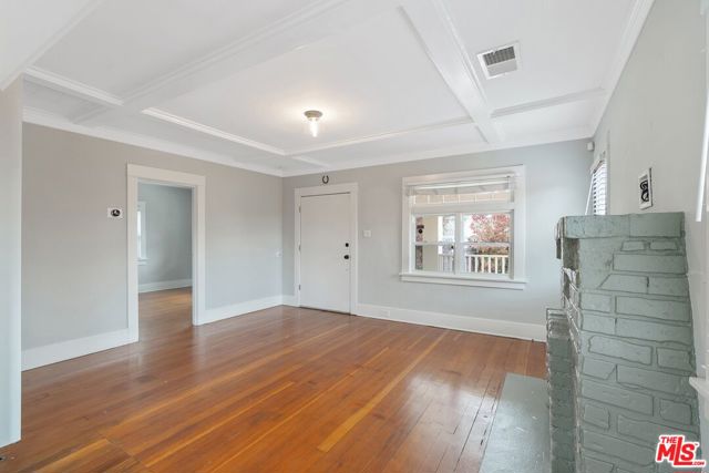 6163 Strickland Avenue, Los Angeles CA: https://media.crmls.org/mediaz/efc6795b-3482-4385-9fd7-cd1d3b3d4bc4.jpg