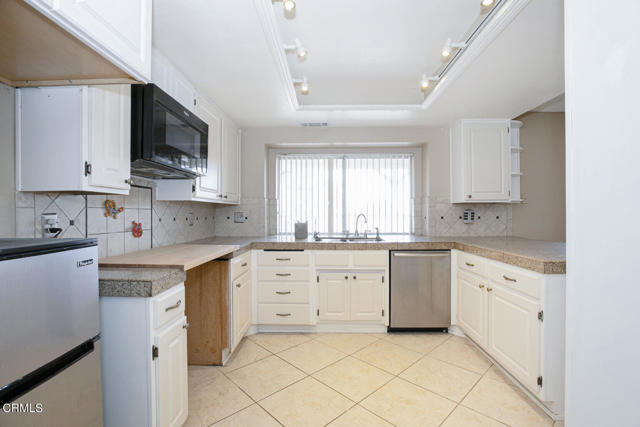 3831 E Ave T 8, Palmdale CA: https://media.crmls.org/mediaz/efc6c5fd-b077-4467-8cd4-ff98a6e84d74.jpg