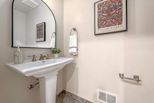 111 Vista Del Prado, Los Gatos CA: https://media.crmls.org/mediaz/efc6ed45-2d53-49d2-b0bb-ab5c3cad5a14.jpg