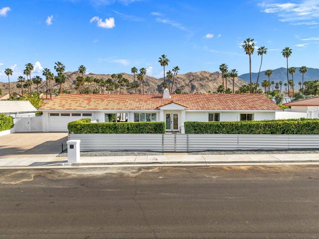 2943 Guadalupe Road, Palm Springs CA: https://media.crmls.org/mediaz/efc74dc8-a63f-4e88-878e-cd018bcd2579.jpg