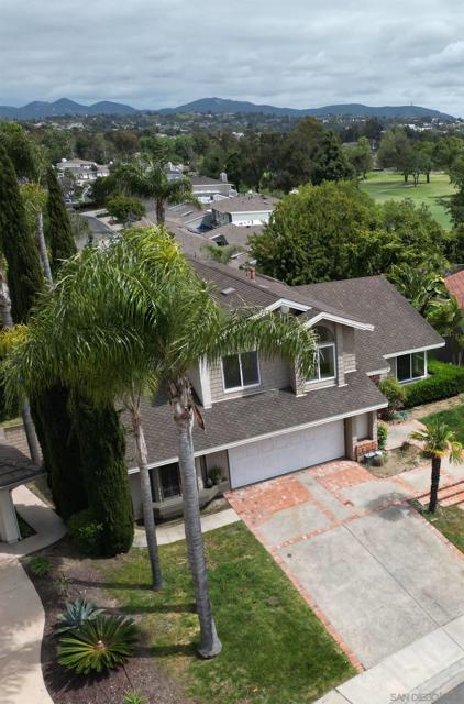 1103 Countrywood Ln, Vista CA: https://media.crmls.org/mediaz/efc75e66-e0a1-42b6-a7d2-f540fa848adc.jpg