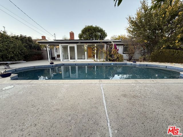23744 Hartland Street, West Hills CA: https://media.crmls.org/mediaz/efc76354-655d-4e4e-a28d-8576ebadbb30.jpg
