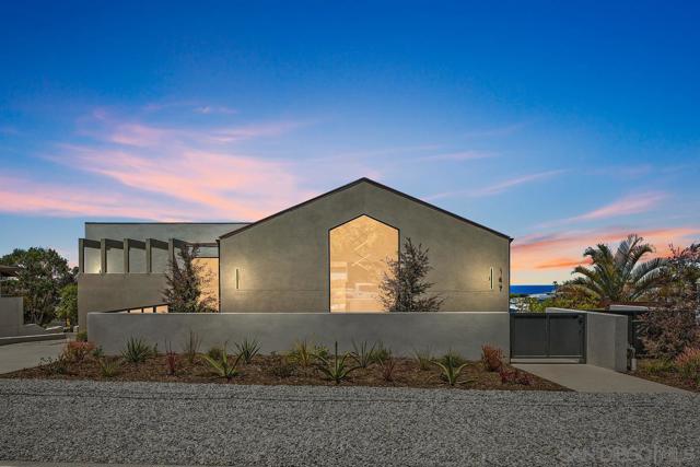147 S Rios, Solana Beach CA: https://media.crmls.org/mediaz/efc79fe7-ca97-4063-a6db-1b4c19ecee79.jpg