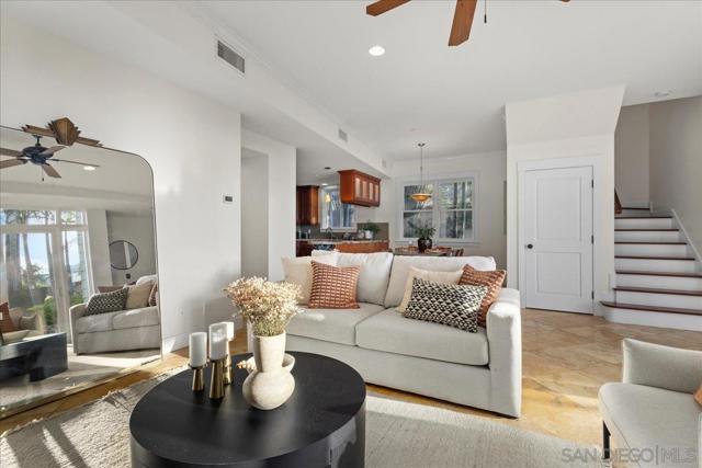 411 Orange Ave, Coronado CA: https://media.crmls.org/mediaz/efc7a323-3284-4038-a4b8-826af89d3c40.jpg