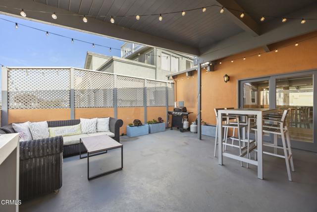 2924 Lakeshore Court, Oxnard CA: https://media.crmls.org/mediaz/efc8e42a-91ba-4c4f-9ace-a7292e3d801c.jpg
