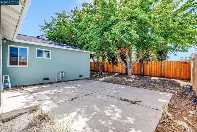 1330 Aster Dr, Antioch CA: https://media.crmls.org/mediaz/efc91a22-88a3-4044-8860-66421638a404.jpg