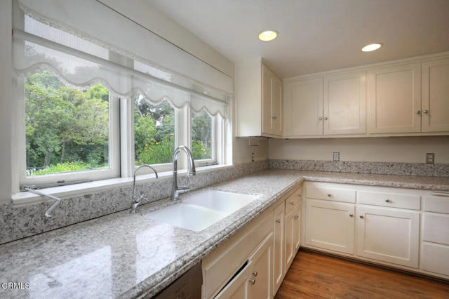 2607 Puesta Del Sol, Santa Barbara CA: https://media.crmls.org/mediaz/efca180a-5e97-43e5-8b16-36573e3b6d05.jpg