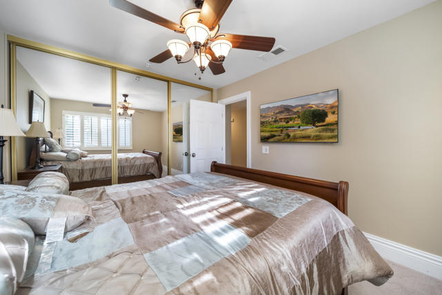 43512 Via Magellan Drive, Palm Desert CA: https://media.crmls.org/mediaz/efca2e3b-bff0-45e8-9c83-cb3d918e595c.jpg