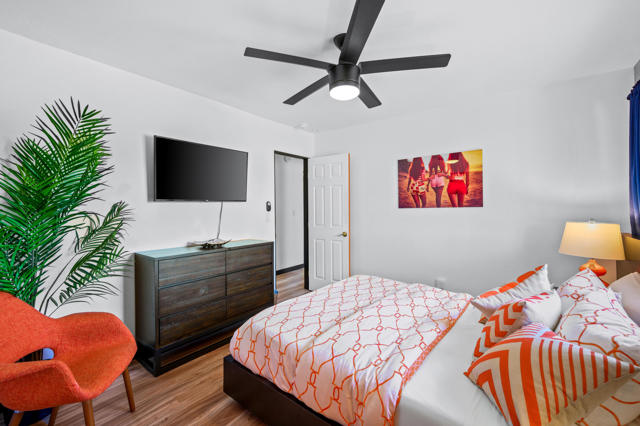 2099 E Racquet Club E Road, Palm Springs CA: https://media.crmls.org/mediaz/efca63fb-735e-44b4-8d94-8f576d73db0d.jpg