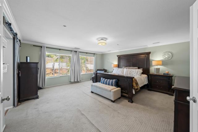1312 Summer Ct, Vista CA: https://media.crmls.org/mediaz/efcb2605-25cd-4ee1-a882-d8df6e046783.jpg