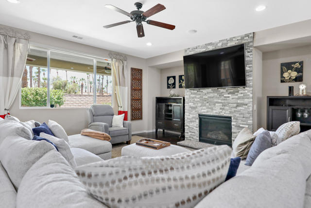 Image 2 of 39 For 80076 Bridgeport Drive