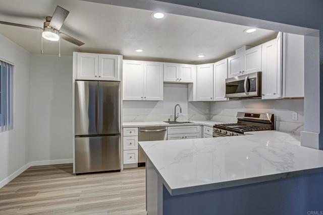 Detail Gallery Image 6 of 9 For 141 Johnston Ln #4,  San Marcos,  CA 92069 - 2 Beds | 1 Baths