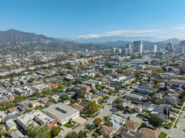 657 W Milford Street, Glendale CA: https://media.crmls.org/mediaz/efcce99d-46e8-4bdd-a048-643f00fdfff5.jpg