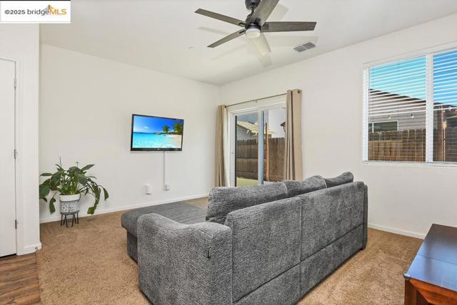 745 Bluestone Dr, Stockton CA: https://media.crmls.org/mediaz/efcd69be-a2de-4683-93b6-1bae50e51467.jpg