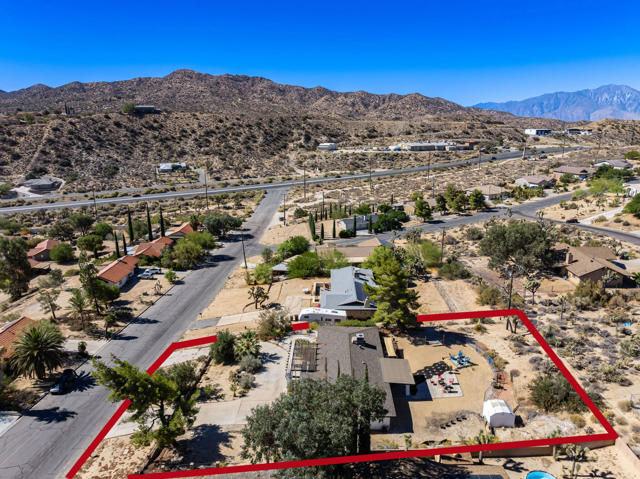 7616 Fairway Drive, Yucca Valley CA: https://media.crmls.org/mediaz/efcd90f3-c00d-4758-bd8d-cdf389d59208.jpg