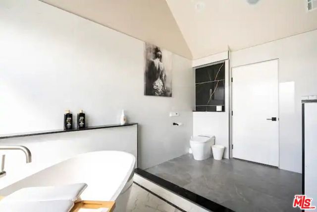 Bedroom #5 en suite bathroom is very spacious