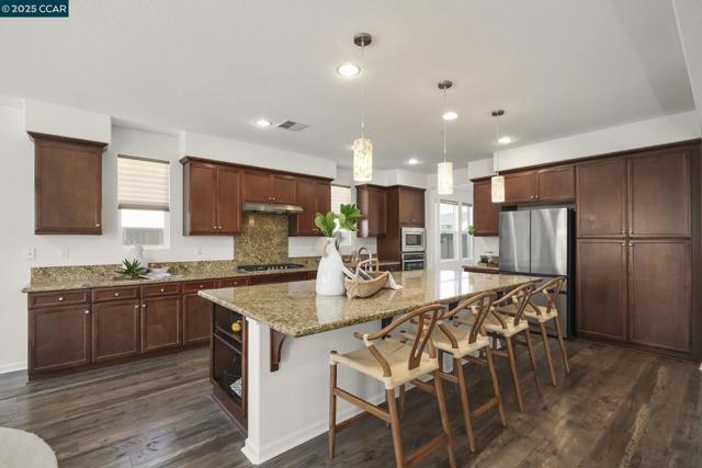 2968 Alves Ranch Rd, Pittsburg CA: https://media.crmls.org/mediaz/efcdc2f0-7711-4046-8020-07f109eeb0c8.jpg