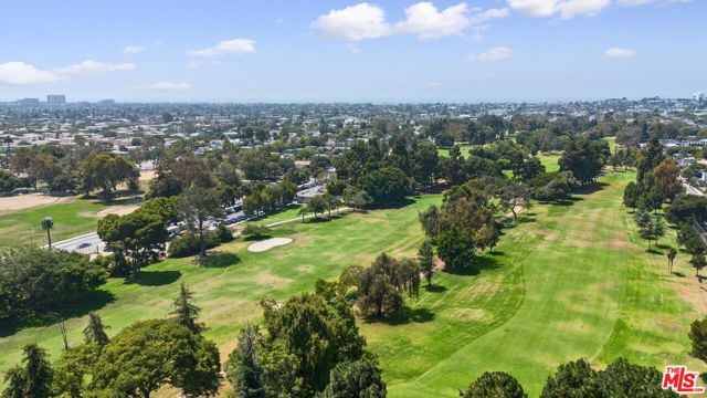 2376 Dewey Street, Santa Monica CA: https://media.crmls.org/mediaz/efcdcc77-7758-4305-8b95-eb548f55f0e5.jpg