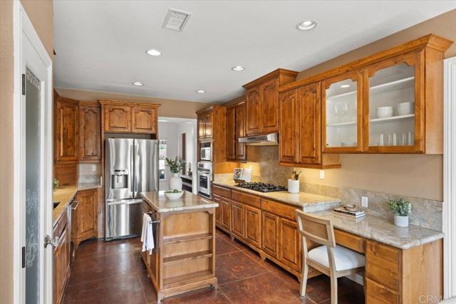 Detail Gallery Image 10 of 60 For 598 Caminito a Casa, San Marcos,  CA 92078 - 4 Beds | 3/1 Baths