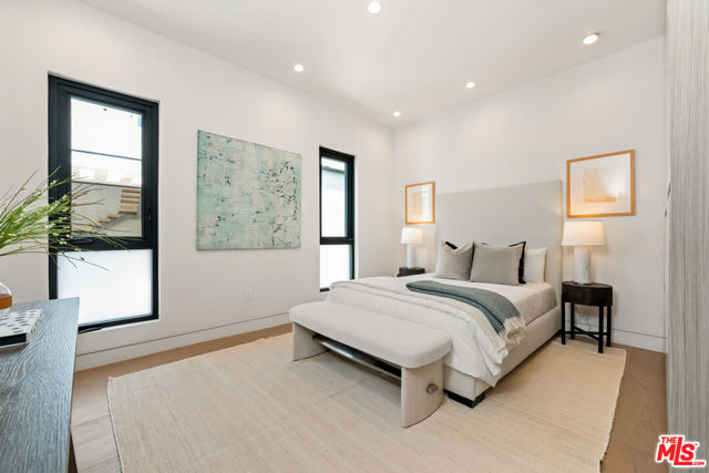 818 N Curson Avenue, Los Angeles CA: https://media.crmls.org/mediaz/efcf3677-58bc-4709-a959-fe47d37d0afd.jpg