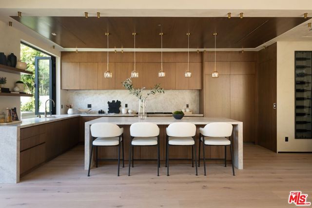13221 Hesby Street, Sherman Oaks CA: https://media.crmls.org/mediaz/efcf8194-1c09-4b60-896a-9259d5996ecd.jpg