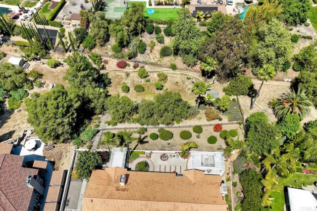 1336 Lupine Hills Drive, Vista CA: https://media.crmls.org/mediaz/efcf9fd5-6b33-4f64-b4cd-222231e56a53.jpg