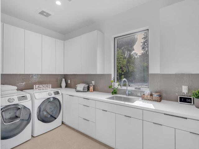 60 Glengarry Way, Hillsborough CA: https://media.crmls.org/mediaz/efcfb6c7-bc09-42ff-9723-00440baedcf0.jpg