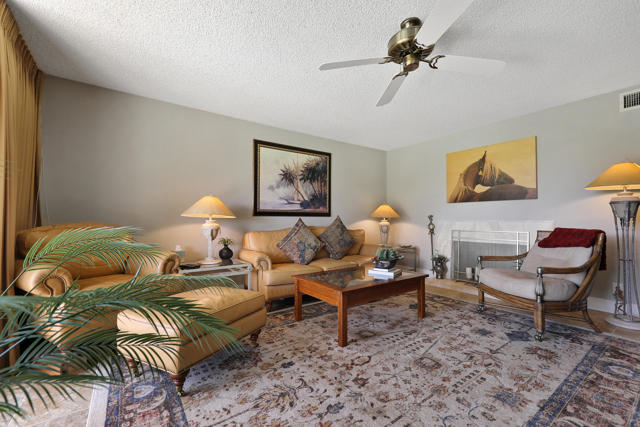Image 14 of 40 For 43409 Lacovia Drive