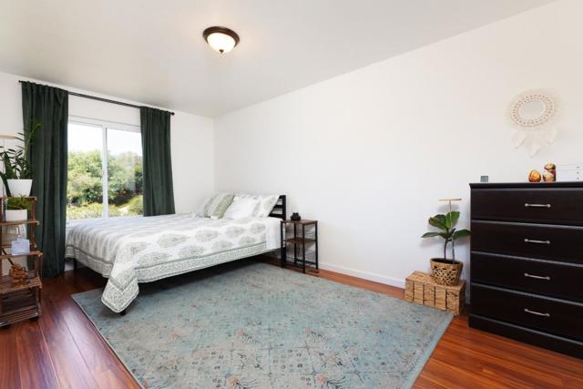 14892 Blue Oak Place, Salinas CA: https://media.crmls.org/mediaz/efd09324-75fa-4b93-b837-dfe2f6568d11.jpg