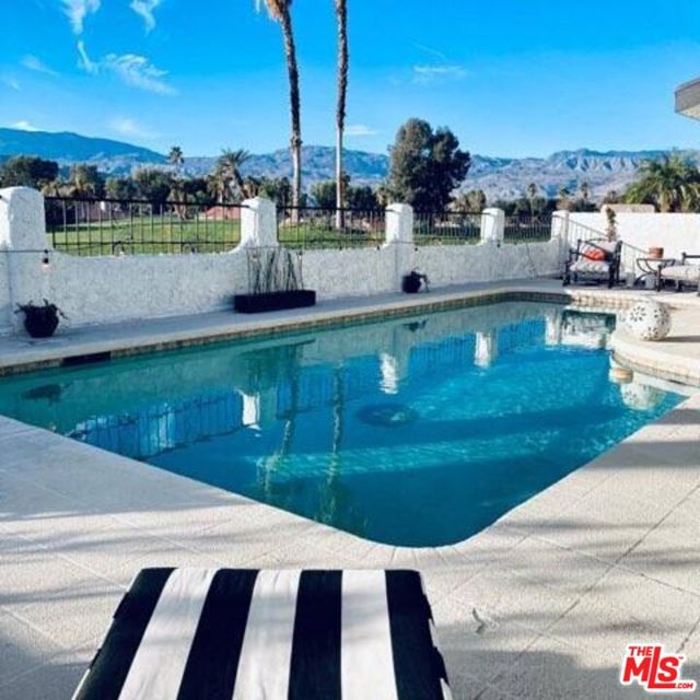 76983 California Drive, Palm Desert CA: https://media.crmls.org/mediaz/efd0d304-cc7e-4b97-a0c8-f00ee438507c.jpg