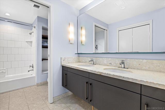321 10Th Ave, San Diego CA: https://media.crmls.org/mediaz/efd1201c-cdf3-4976-85b2-e854ed59fa76.jpg