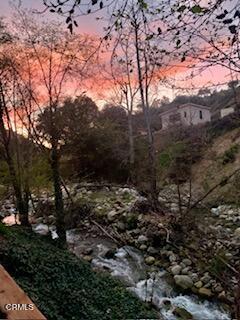 https://media.crmls.org/mediaz/efd12fb2-44aa-4b31-adaf-c8bab2eb70a3.jpg?preset=X-Large