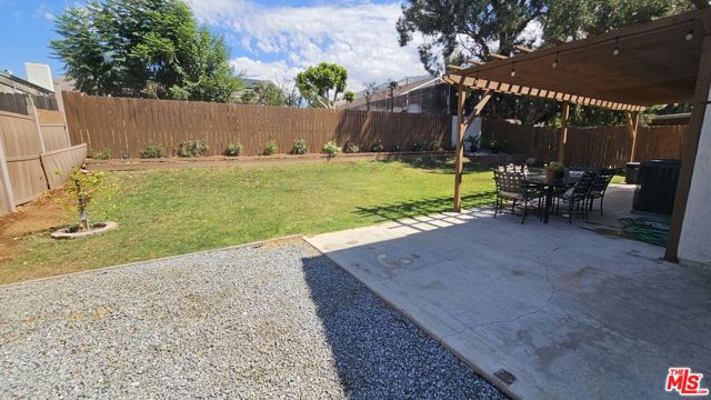 7024 Laurel Place, Highland CA: https://media.crmls.org/mediaz/efd151ed-dcde-4132-8a2b-2ac41fc8295f.jpg