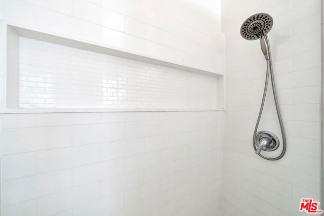 408 W Manchester Avenue, Playa del Rey CA: https://media.crmls.org/mediaz/efd18324-7548-453d-bf31-9560ec9811b5.jpg