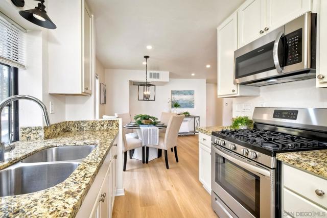 13260 Wimberly Sq, San Diego CA: https://media.crmls.org/mediaz/efd1eead-f15f-4c33-933b-def739782b5c.jpg