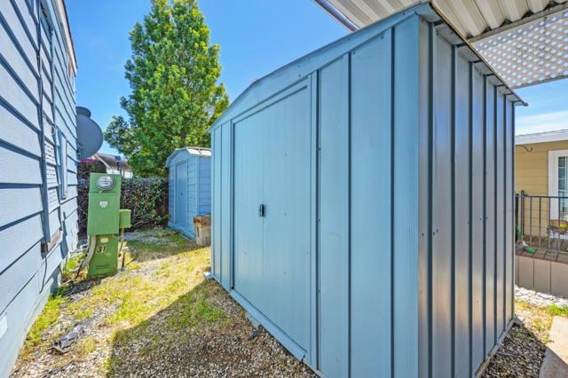 12339 Pepperwood, Auburn CA: https://media.crmls.org/mediaz/efd2845c-336b-4a01-b6a8-0351e1e3dc61.jpg