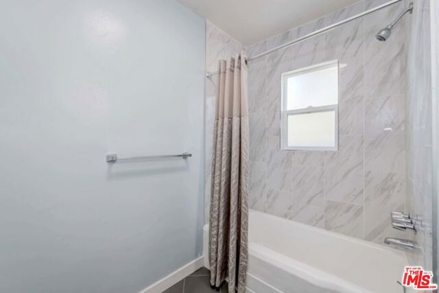 1726 W 37th Place, Los Angeles CA: https://media.crmls.org/mediaz/efd3f7fc-a6c6-4332-b9c4-19c672d609fc.jpg