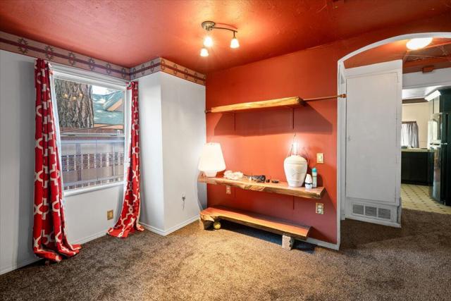 39148 Rim Of The World Drive, Fawnskin CA: https://media.crmls.org/mediaz/efd3fc83-53cc-4e06-a00b-61e4c98422e3.jpg
