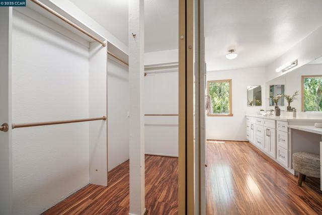 232 Jewel Terrace, Danville CA: https://media.crmls.org/mediaz/efd43752-6aed-43d1-b856-070215998d28.jpg