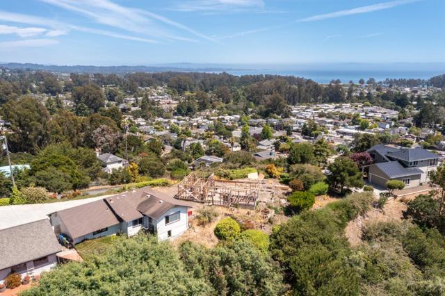 3300 Crestline Way, Soquel CA: https://media.crmls.org/mediaz/efd43a23-5d5f-41e5-bcb0-d5be56003661.jpg