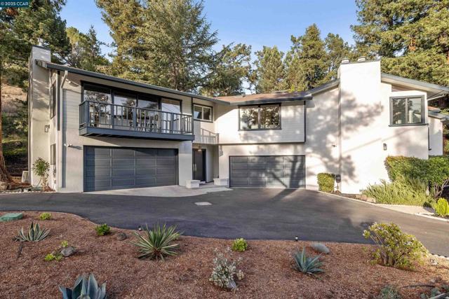 4104 El Nido Ranch Rd, Lafayette CA: https://media.crmls.org/mediaz/efd4db4a-ef66-4ad2-bc1d-e61c3dbc5cd2.jpg