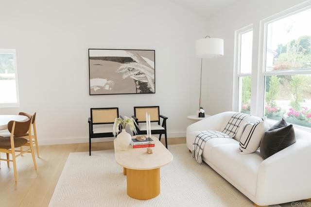 407 Via Ultimo, Encinitas CA: https://media.crmls.org/mediaz/efd51c00-02cf-4c84-a704-f187c93924d8.jpg