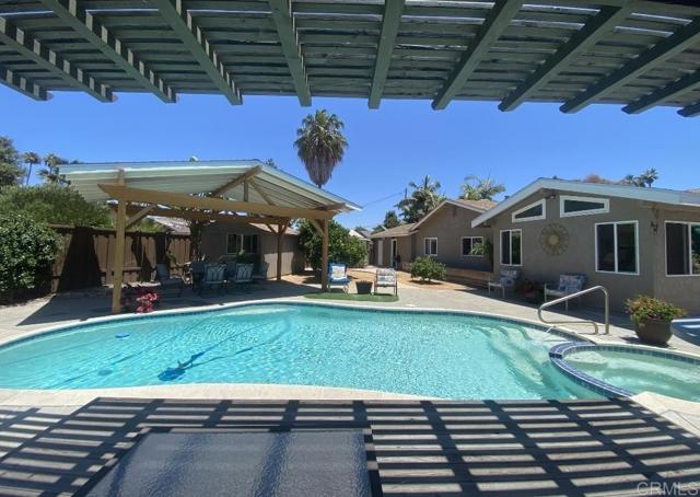 Detail Gallery Image 11 of 12 For 4950 Whipple Way, San Diego,  CA 92122 - 5 Beds | 4 Baths